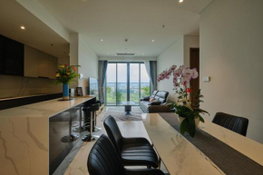 Welcome: 2 bedroom, 2 bathroom, pool and gym 休息时间！